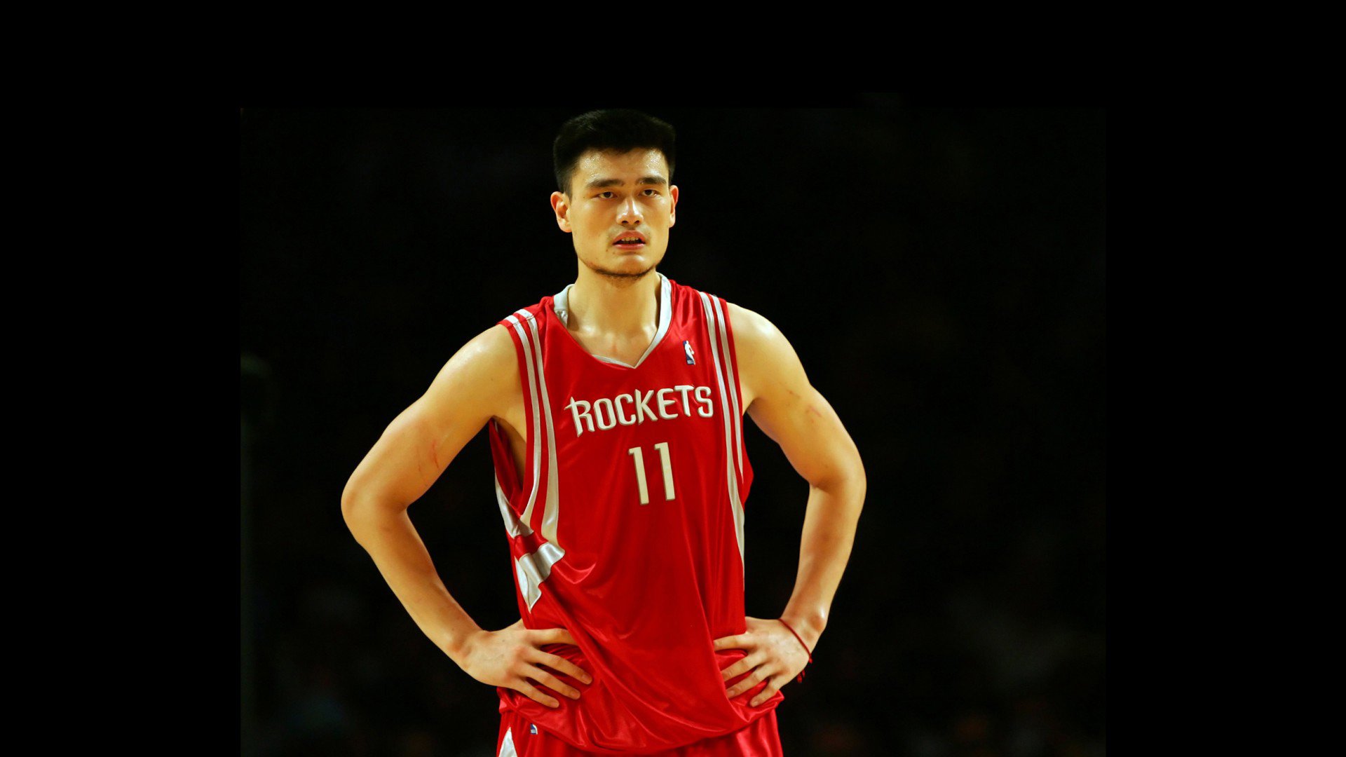 双线激战！德布劳内90分钟憾平巴萨，马赛失扳平良机；NBA季后赛在即，詹姆斯携新星问鼎冠军，解说直呼惊艳